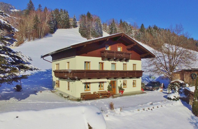 Apartment in Taxenbach near Ski Lift