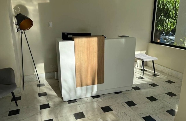 Apartment in the heart of the city 2 mint from the best malls and restaurants.