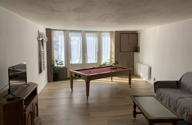 Apartment in the heart of the village!