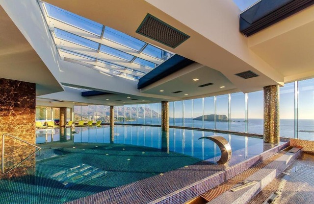 Apartment in the luxury hotel near beach