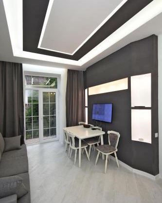 apartment in the opera