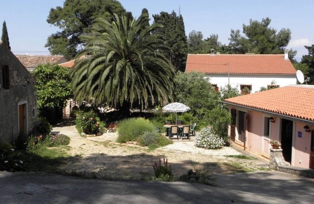 Apartment in Veli Lošinj with Terrace, Air condition, WIFI, Washing machine (63-2)
