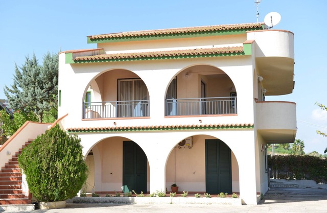Apartment In Villa near The Sea