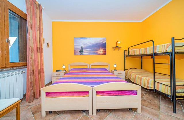 Apartment in villa 2 to 4 persons with large private garden Sole