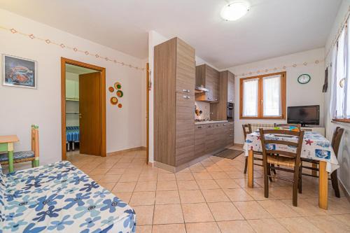 Apartment in villa 2 to 4 persons with large garden stella