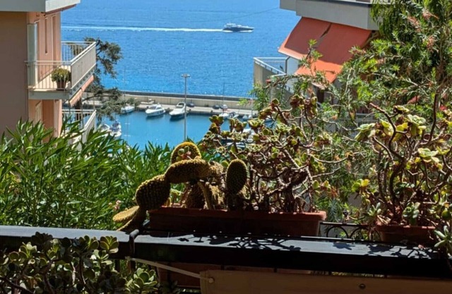 Apartment 'Casa Armonia' with Sea View, Wi-Fi and Air Conditioning