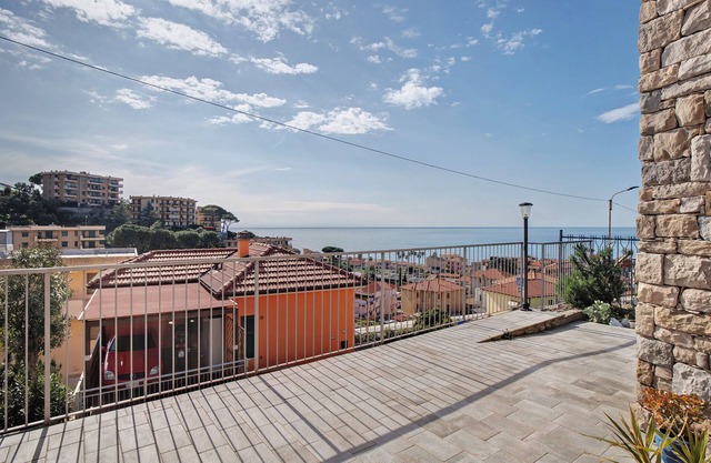 Apartment 'Agatina' with Sea View, Private Terrace and Air Conditioning