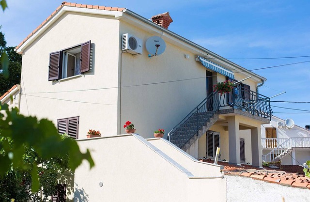 Apartment Iva close to beach