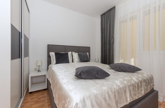 Apartment Ivi - 100 m from pebble beach: A2(2+2) - Drasnice, Riviera Makarska, Croatia