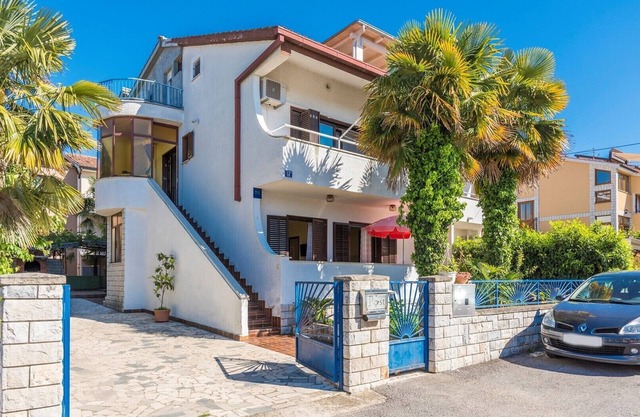 Apartment Kivi with Terrace