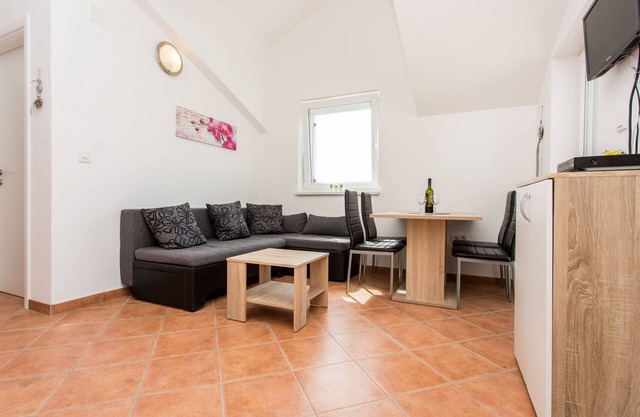 Apartment Laštro Nives (86117-A1) - Silo - island Krk