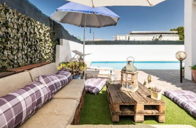 Apartment 'La Dependace' with Shared Pool, Wi-Fi and Air Conditioning