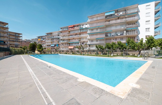 Apartment 'La Pineda' with Sea View, Wi-Fi and Air Conditioning