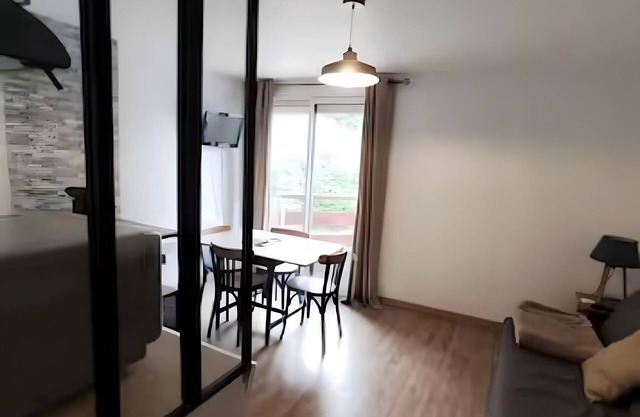 Apartment 'Le May'hé - Studio Cabin and Balcony' with Mountain View and Balcony