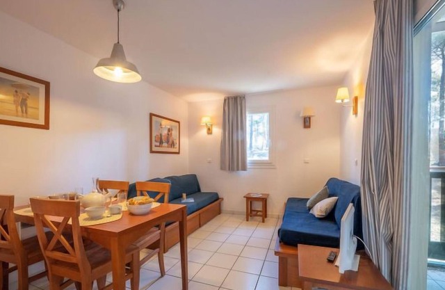 Apartment Les Grands Pins in Maubuisson - 4 persons, 1 bedrooms