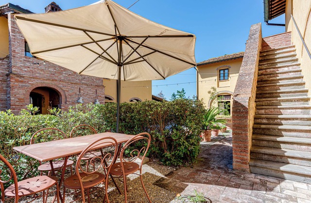 Apartment 'Lucciola' with Shared Pool, Wi-Fi and Air Conditioning