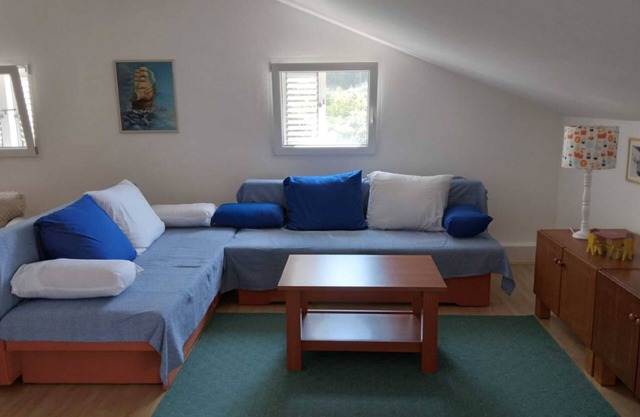 Apartment Luna - One Bedroom Apartment with Terrace and Sea View (Molunat)
