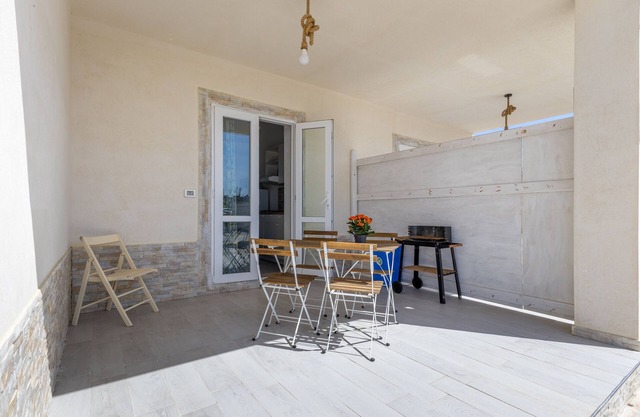 Apartment "Luna Rossa" with Private Terrace & Wi-Fi