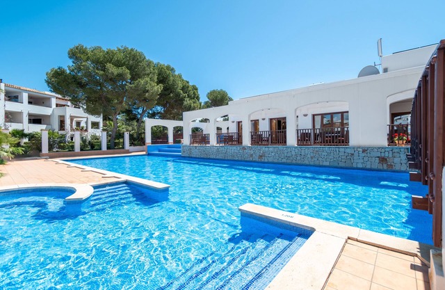 Apartment 'Marena' with Shared Pool, Wi-Fi and Air Conditioning