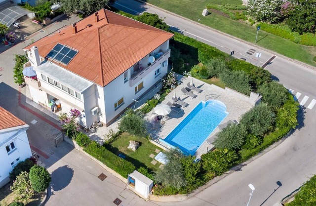 Apartment Milorad with pool and balcony