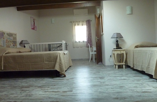 Apartment N ° 1 WITH TERRACE AND PRIVATE PARKING - AIR CONDITIONING reversible