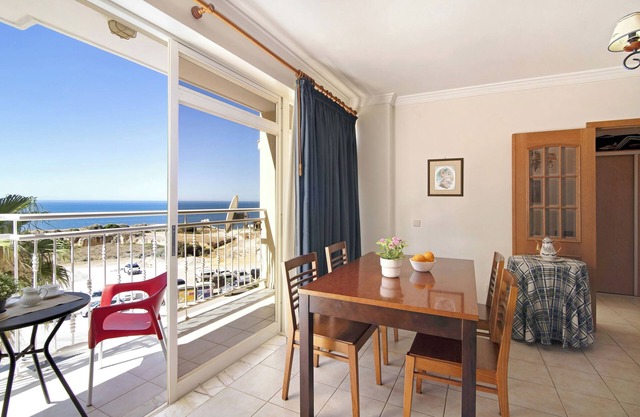 Apartment Nau Bérrio 3ºD - Vista Mar with A/C, Wi-Fi, Garden & Balcony