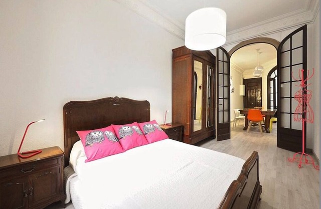 Apartment Near Plaza España ideal for Groups and Families