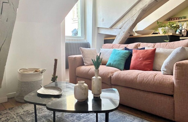Apartment near the royal square, Nantes