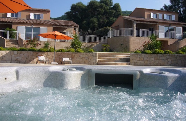 APARTMENT *** OF STANDING F2 (IN PRATELINA) / RESIDENCE ARIA LINDA