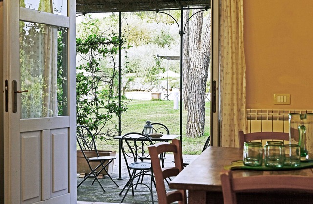 Apartment on the Chianti hills with swimming pool between Florence and Siena