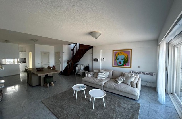 Apartment on the sea promenade 3 bedrooms, 2 bathrooms Nice views and a lot of space type26