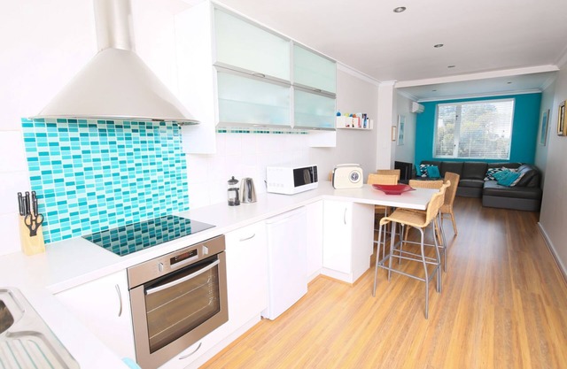 Apartment on Wray Avenue 2