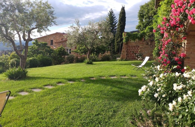 Apartment Papaveri, super view, swimming-pool with hydromassage, wi-fi, relax