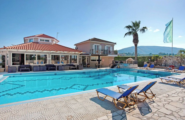 Apartment "Paradise Zante Apartment 3" with Shared Pool & Wi-Fi