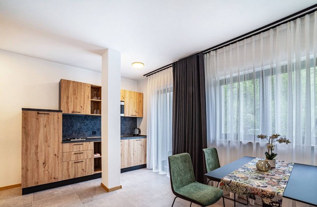 Apartment "Pauli 5" with Mountain View, View of the spa town of Merano, Balcony & Wi-Fi