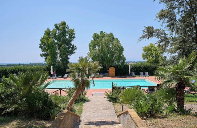 Apartment 'Poggio alle Forche - Luna' with Shared Pool, Shared Garden and Wi-Fi