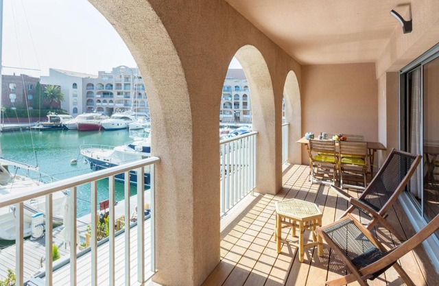 Apartment Port de la Gavine I-1 by Interhome