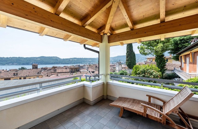 Apartment 'Rocchetta' with Lake View, Wi-Fi and Air Conditioning