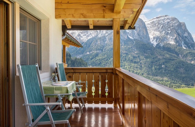 Apartment 'Ronsolhof Hauenstein' with Mountain View, Shared Garden and Wi-Fi