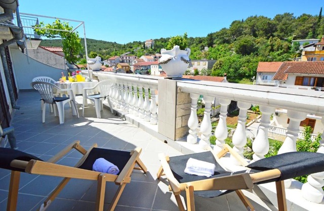 Apartment Ruža-1 by Interhome