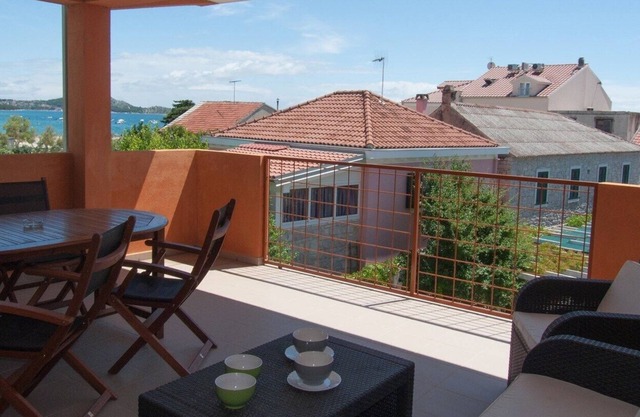 Apartment Sime A2 with balcony in Villa Vulin, 150m from the beach!