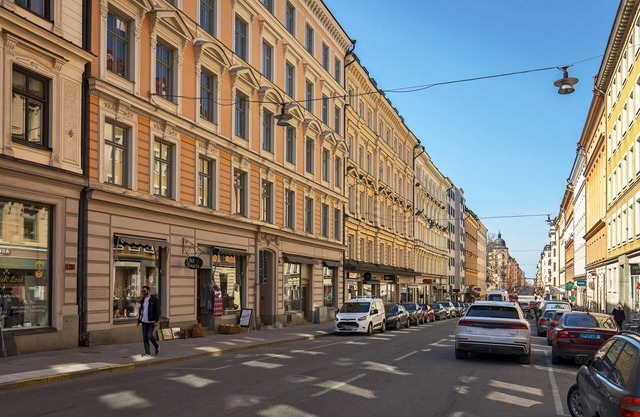 Apartment Sleeps 4 Near Shopping Street