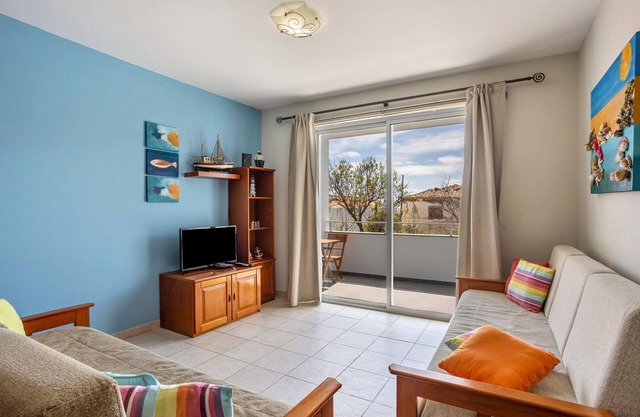Apartment "Sonho Dourado" with Sea View, Balcony & Wi-Fi