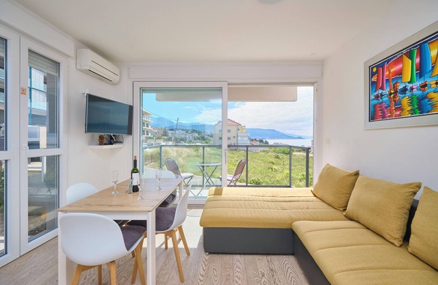 Apartment Titanic by Litto