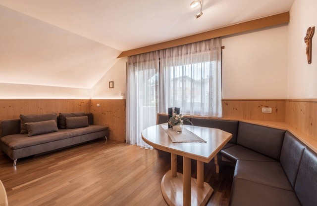 Apartment “Trocker Kastelruth 10” near Seiser Alm with Mountain View & Sauna