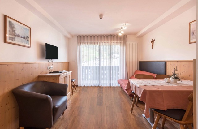 Apartment “Trocker Kastelruth 9” near Seiser Alm with Mountain View & Sauna
