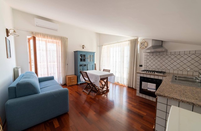 Amore Rentals Casa Giovanna Con Terrazzi Vasca Idromassaggio Vista Mare E Discesa Al Nerano 