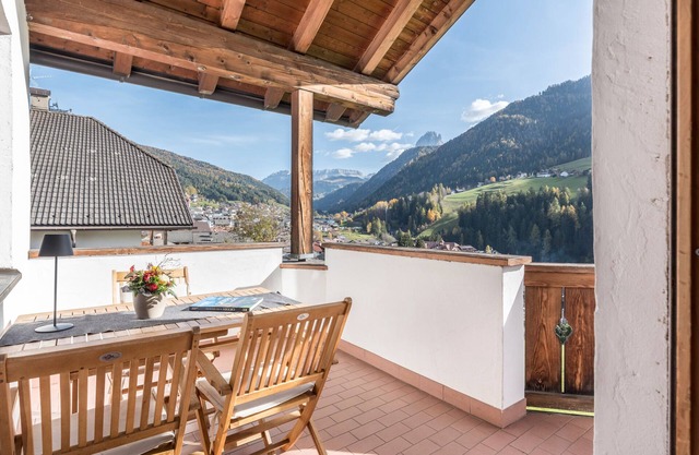Apartment "Villa Erina D3" with Mountain View, Terrace & Wi-Fi