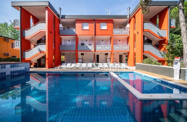 Apartment 'Villa Luca Trilocale 4' with Terrace, A/C and Wi-Fi