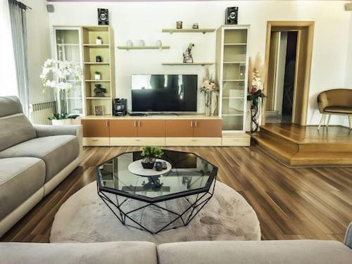 Apartment Villa Luka